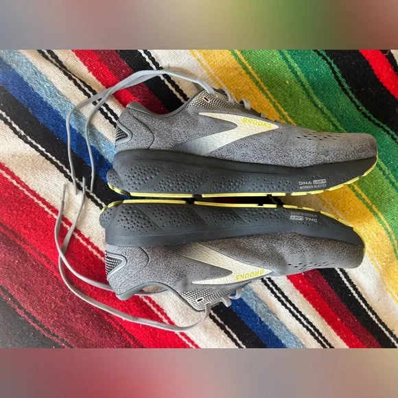Brooks “Ghost 16”Men's Athletic Shoes Gray & Neon Yellow Size 9.5 4E Extra Wide - Picture 3 of 13